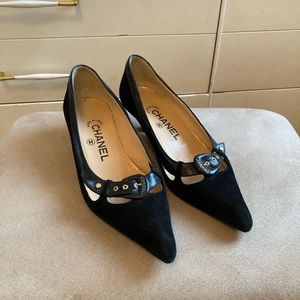 Vintage Chanel kitten heels